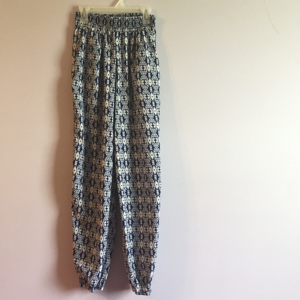 3/$15🌷Xhilaration jogger type pants